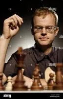 Are chess masters smart?