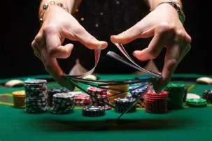 How much cash do casinos keep on hand?