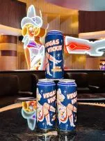 Can you walk around a casino with a beer?