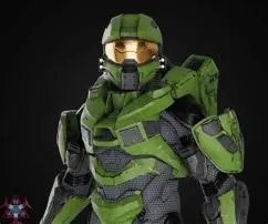 Can master chief lift a ton?