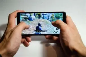 What are the best games to play on your phone for free?