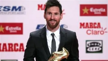 Who has more golden boots messi or ronaldo?