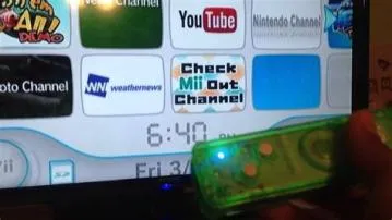 Why do my wii remote lights blink then turn off?
