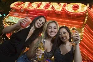 Can you openly drink alcohol in vegas?