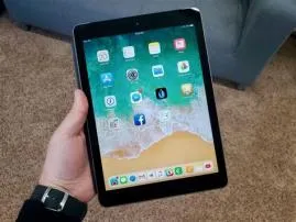 Does apple slow down old ipads?