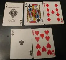 Does straight flush beat 4 of a kind?