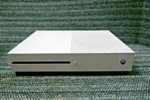 How many gigabytes is a xbox one s model 1681?