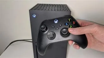 Can you connect 2 controllers to xbox series s?