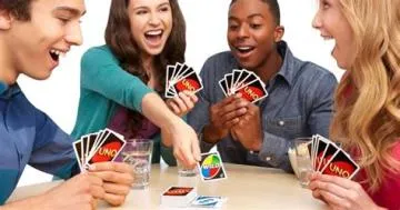 Is uno only 4 people?