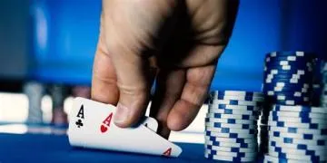 What is mtt in poker?