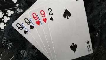 Does a 3 of a kind beat a straight in poker?