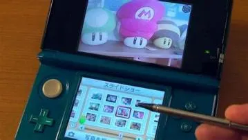Why does the 3ds have 2 cameras?