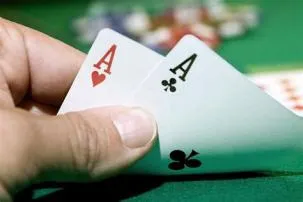 Is an ace and a 7 good in poker?