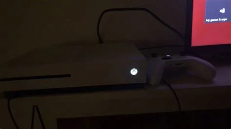 Why does my xbox one s keep freezing and turning off