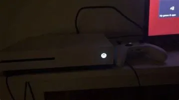 Why does my xbox one s keep freezing and turning off?