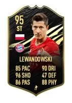Did lewandowski get a yellow card?