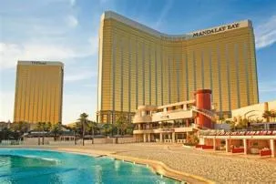 What is the biggest swimming pool in las vegas?