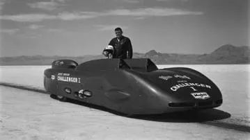 What car can go 400 mph?