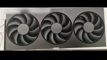 How many fans does 4090 have?
