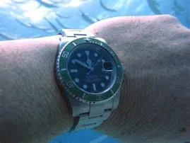 Can rolex touch water?