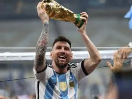 Does messi keep the world cup trophy?