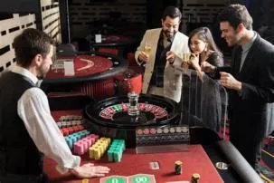 How much casino workers earn in india?