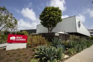 How big is riot games headquarters?