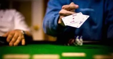Is folding in poker quitting?