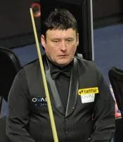 Does snooker player wear a wig?